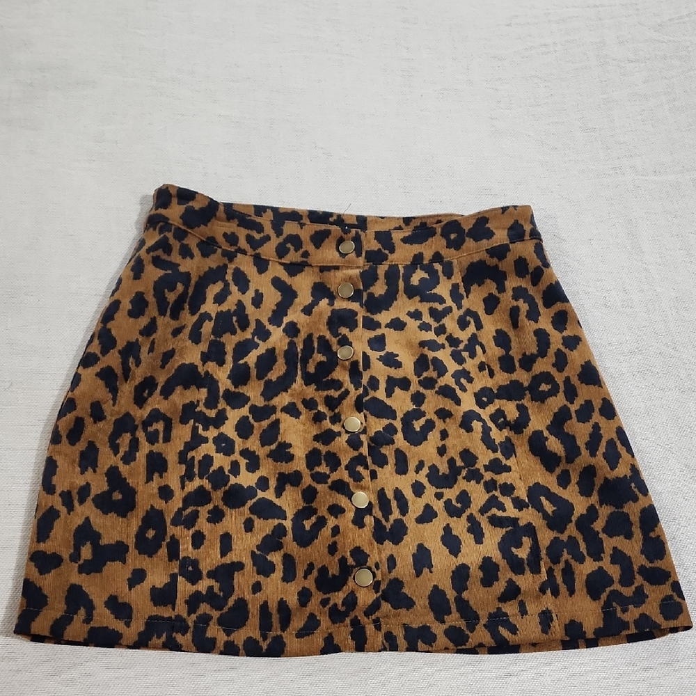 Lakaiv Leopard Print Button-Up Skirt